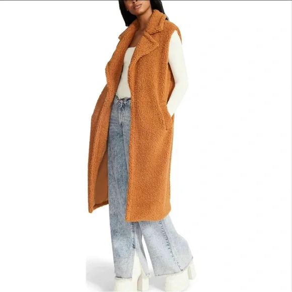 Steve Madden Sherpa Vest - Picture 2 of 9